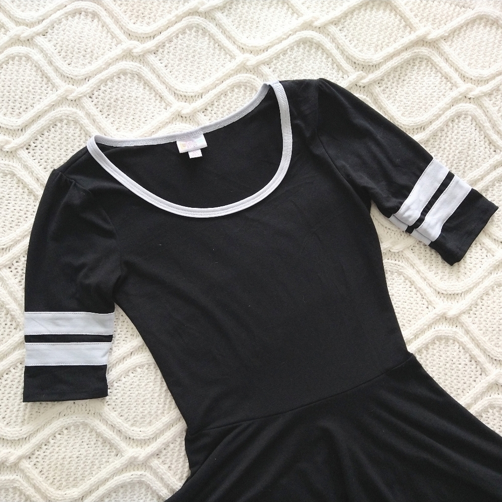 LuLaRoe Nicole Dress XS Black & White